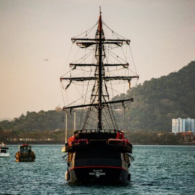 экскурсия из Кемера на пиратской яхте