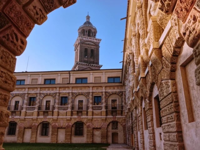 Мантуя: недооценённая жемчужина Италии (из Вероны на авто )